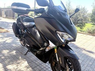 Yamaha T-max 530 DX Negra