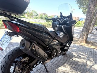 Yamaha T-max 530 DX Negra
