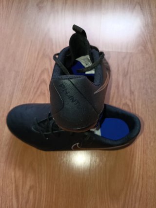 Botas de fútbol Nike negras