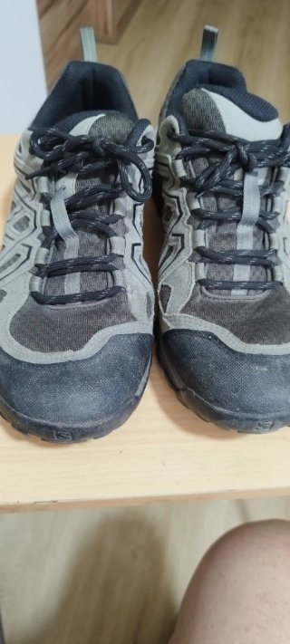 Zapatillas de montaña Salomon grises