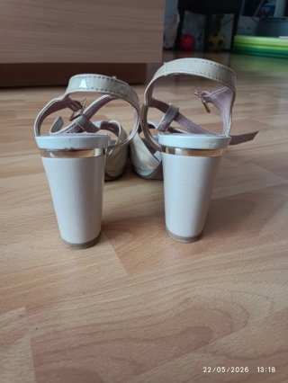 Sandalias Pitillos Beige Tacon