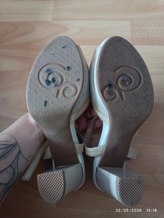 Sandalias Pitillos Beige Tacon