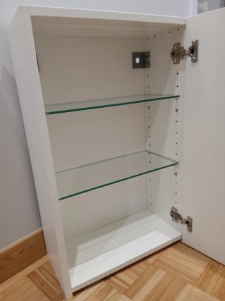 Armario de baño blanco