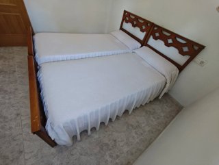Juego de 2 camas individuales totalmente equipadas