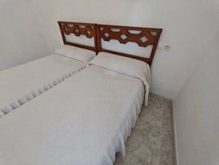 Juego de 2 camas individuales totalmente equipadas