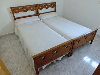 Juego de 2 camas individuales totalmente equipadas
