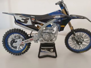 Moto da cross in scala 1:43