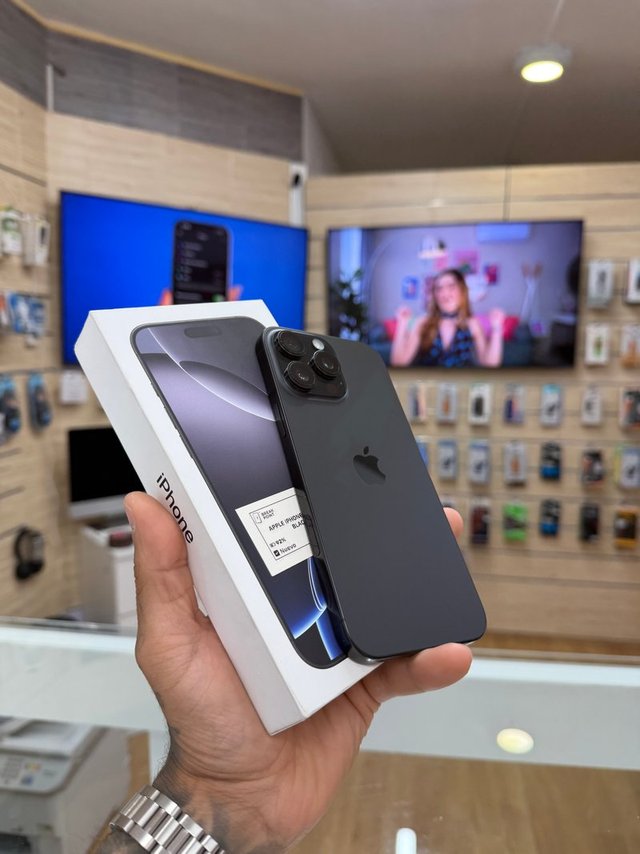 Apple iPhone 16 Pro Max 256GB Preto Bateria 99%