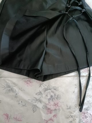 Falda pantalón efecto piel negra