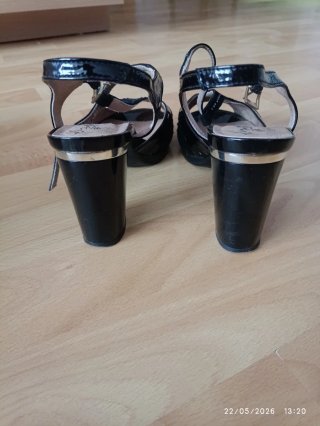 Sandalias Pitillos Tacón Negro