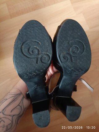 Sandalias Pitillos Tacón Negro
