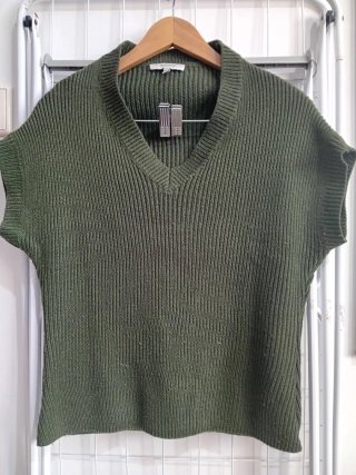 Blusa B.Young verde oliva talla única