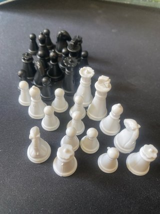 Scacchiera e pezzi da scacchi magnetici