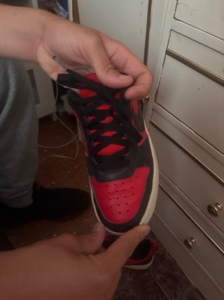 Zapatillas Nike Rojas y Negras