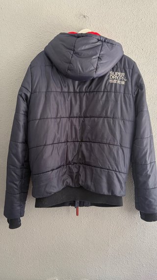 Chaqueta Superdry azul y roja hombre