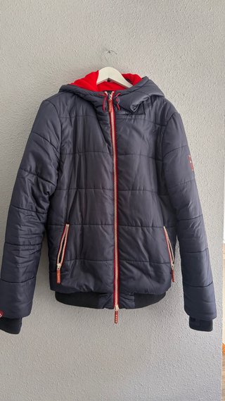 Chaqueta Superdry azul y roja hombre