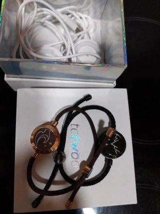 Pulseras de pareja Totwoo oro y negro