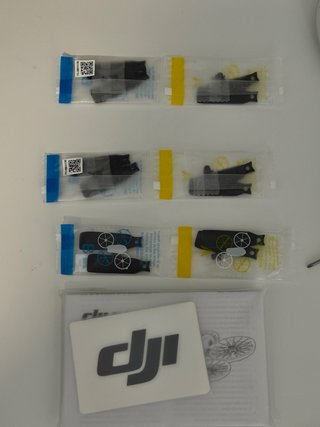 Dji Flip - Baterías, hélices y mando