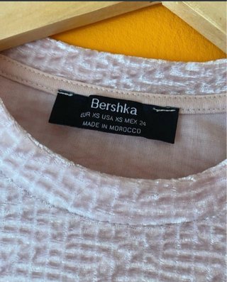 Camiseta crop de terciopelo.