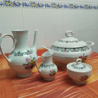 Juego de porcelana vintage floral