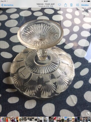 Frutero de cristal antiguo Tiene mas de cien años.
