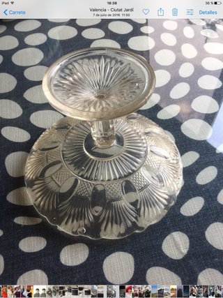 Frutero de cristal antiguo Tiene mas de cien años.