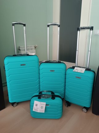 Conjunto,set,lote,juego,oferta de cuatro maletas
