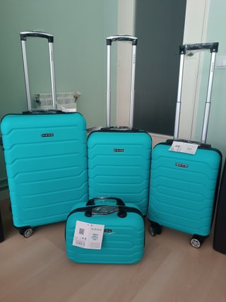 Conjunto,set,lote,juego,oferta de cuatro maletas