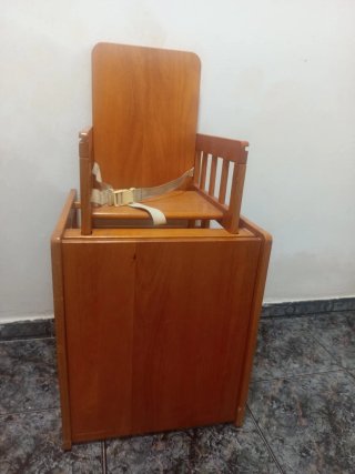 Trona de madera evolutiva