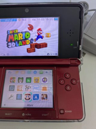 Nintendo 3DS Roja + cargador +SD32+ carcasa