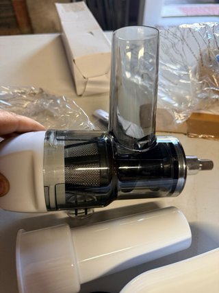 Accessorio spremiagrumi per frutta e verdura