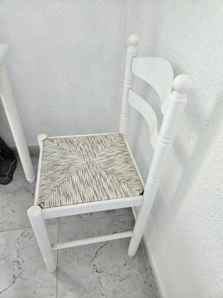 Mesa de cocina blanca de madera
