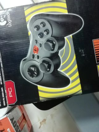 Mando Logitech PC Retro