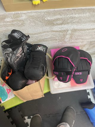 Guantes y manoplas Muay Thai Epinilleras  etc !!!