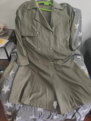 Gabardina verde mujer T. 46 a la 52/54.