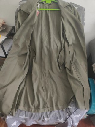 Gabardina verde mujer T. 46 a la 52/54.