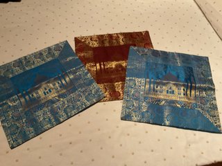 Funda cojín decorativa azul y dorado
