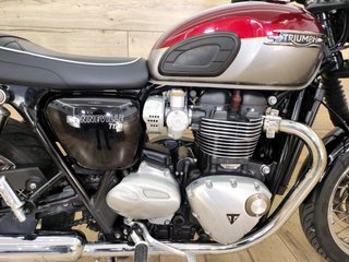 TRIUMPH BONNEVILLE T120 - 2024
