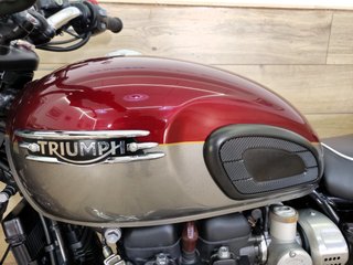 TRIUMPH BONNEVILLE T120 - 2024