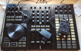 Behringer CMD PL1, MM1, LM1 y Traktor Audio 2
