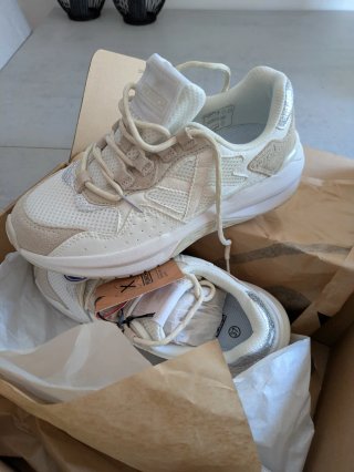 Zapatillas Munich Beige/Blancas Talla 37