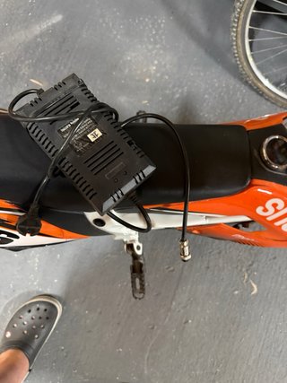 Moto infantil eléctrica tipo sherpa
