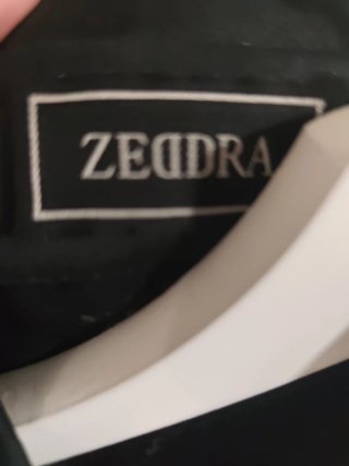 Camisa negra aterciopelada