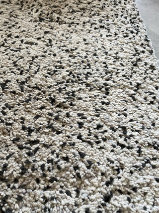 Alfombra IKEA VINDUM Pelo Largo Negra y Blanca
