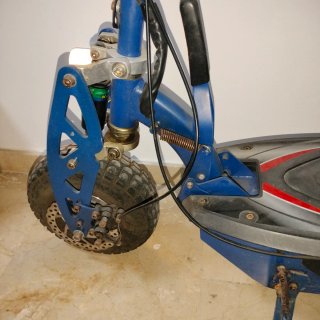 Patinete Eléctrico Azul con Asiento