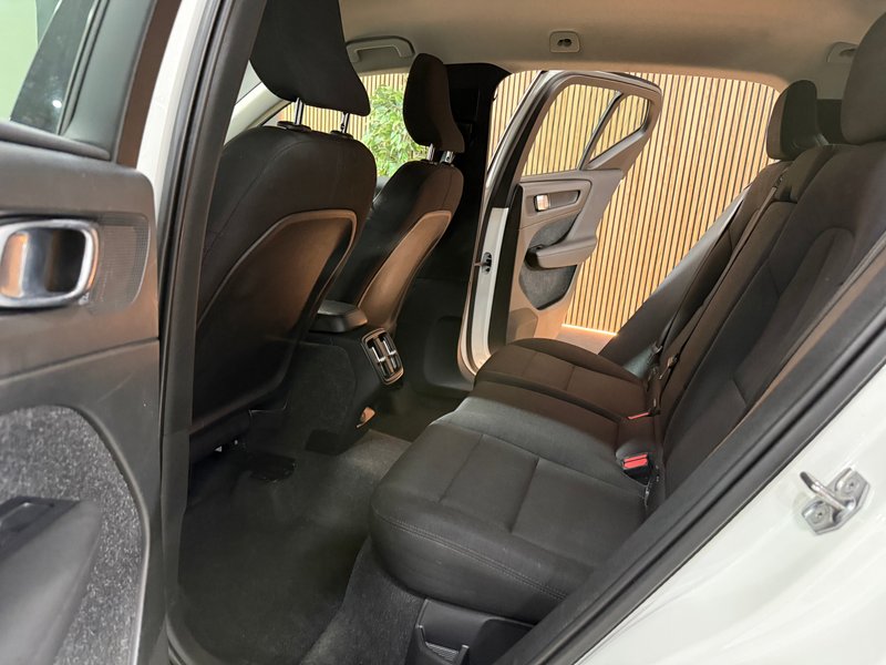 Volvo XC40 2020, foto 10