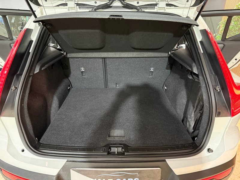 Volvo XC40 2020, foto 16