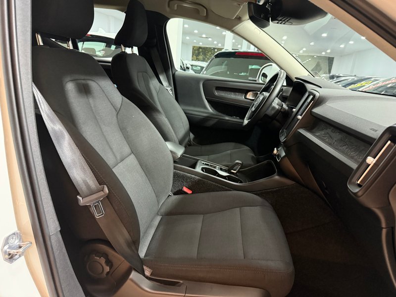 Volvo XC40 2020, foto 18