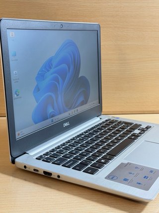 Dell Inspiron 5370 i5 / 8GB / 256GB SSD