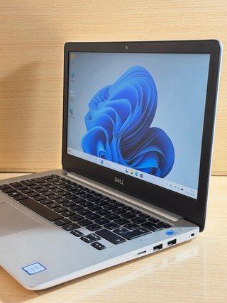 Dell Inspiron 5370 i5 / 8GB / 256GB SSD